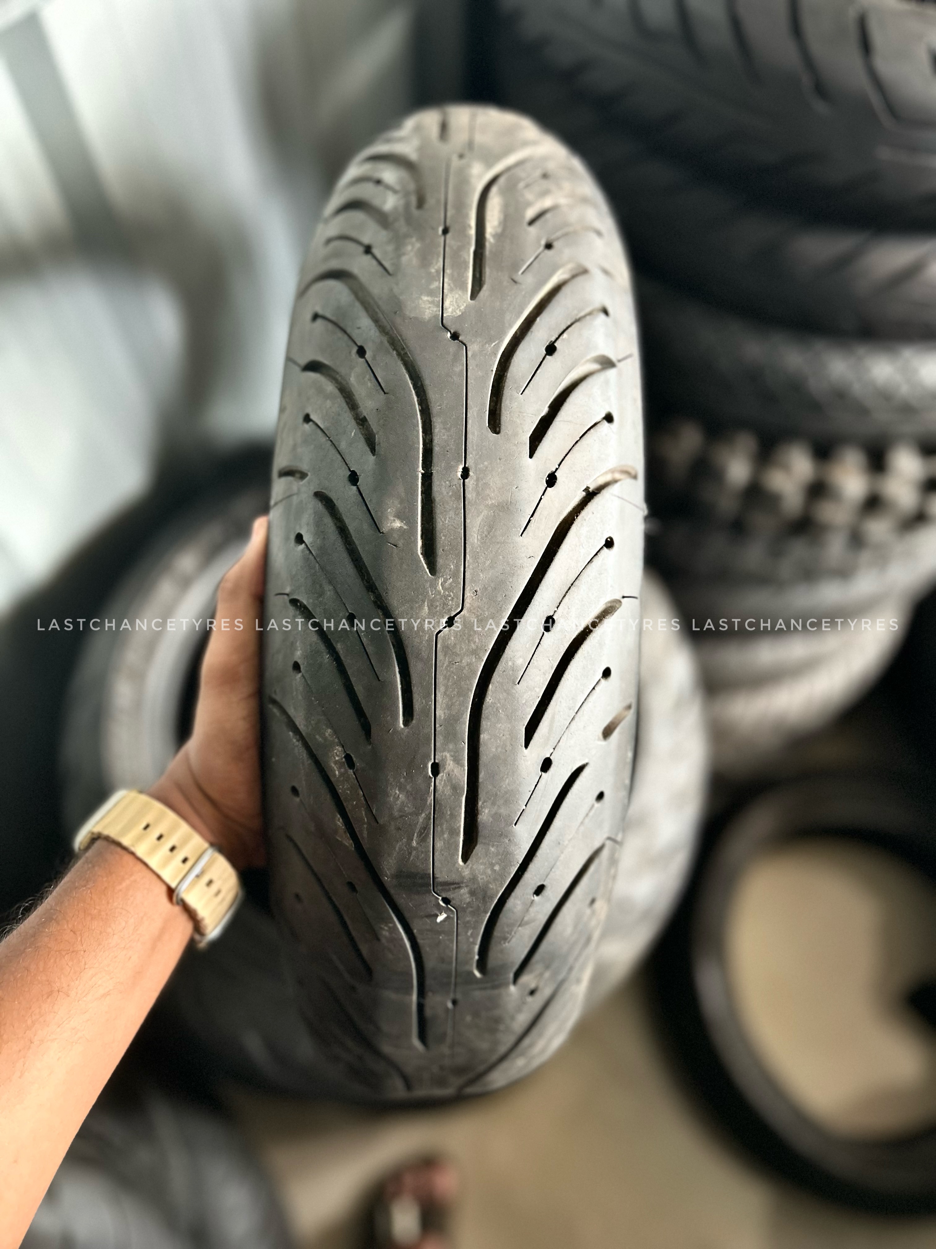 Tyre size 160 SIZE 