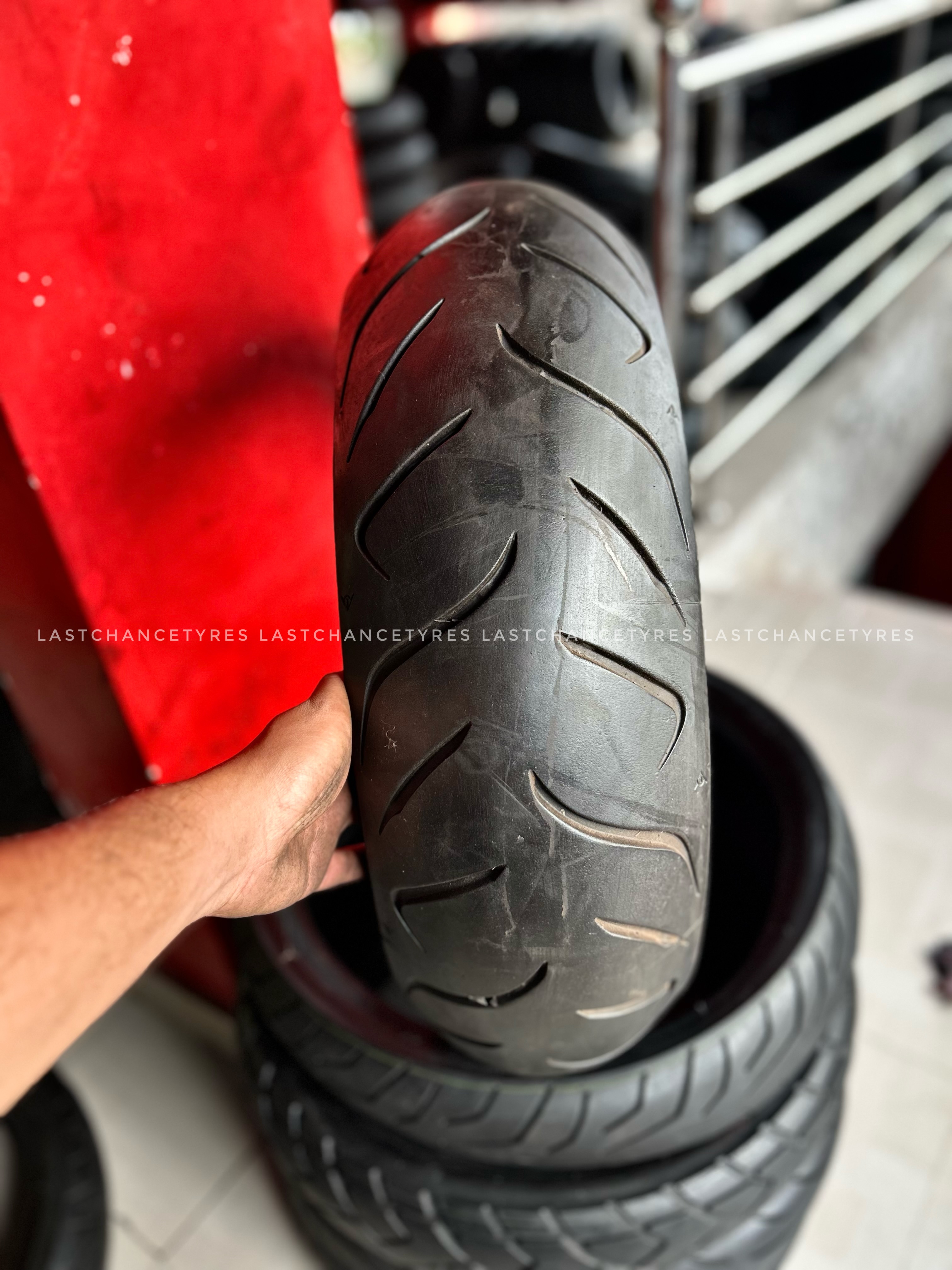 Tyre size 180 SIZE 
