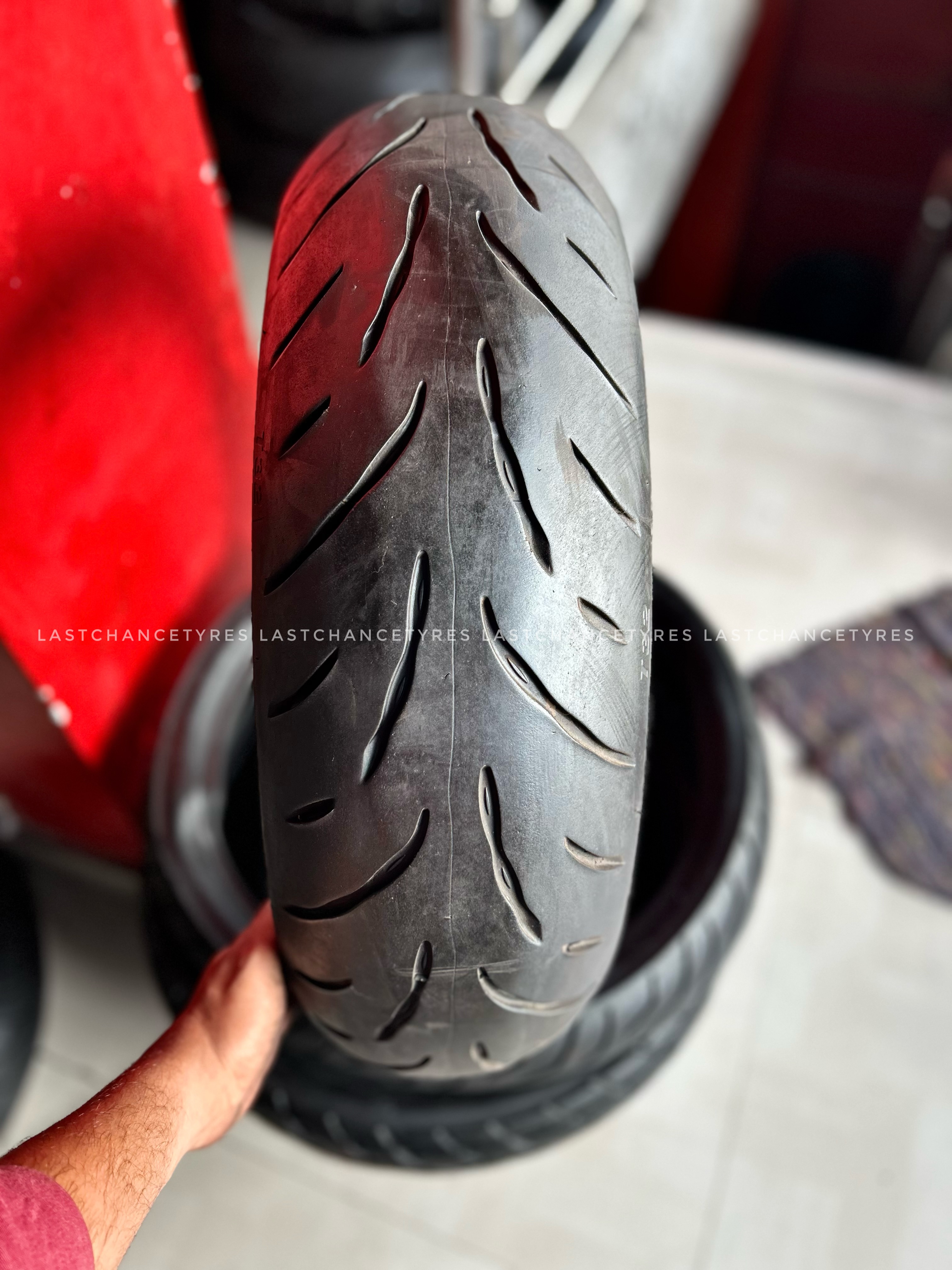 Tyre size 180 SIZE 