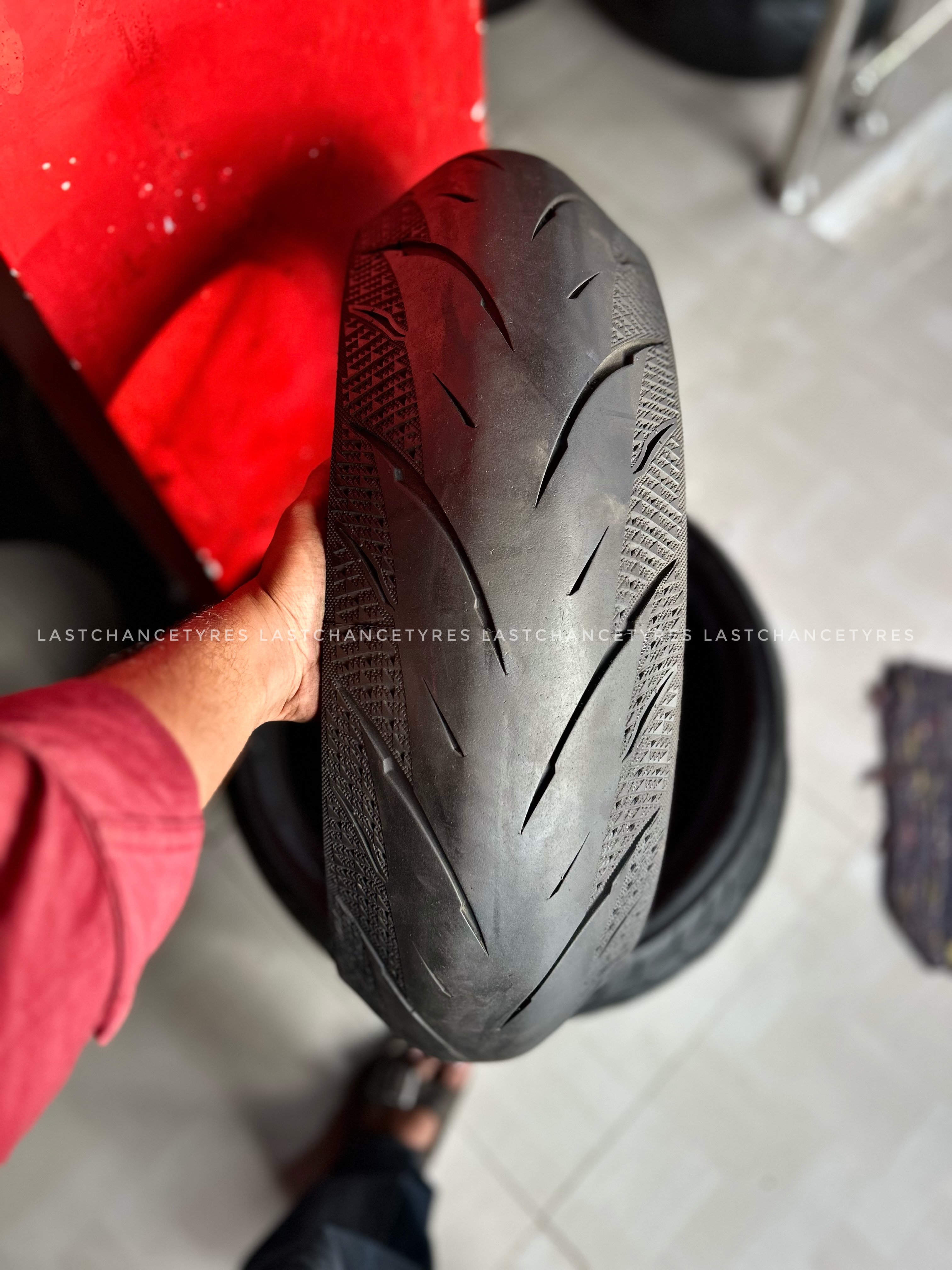 Tyre size 180 SIZE 