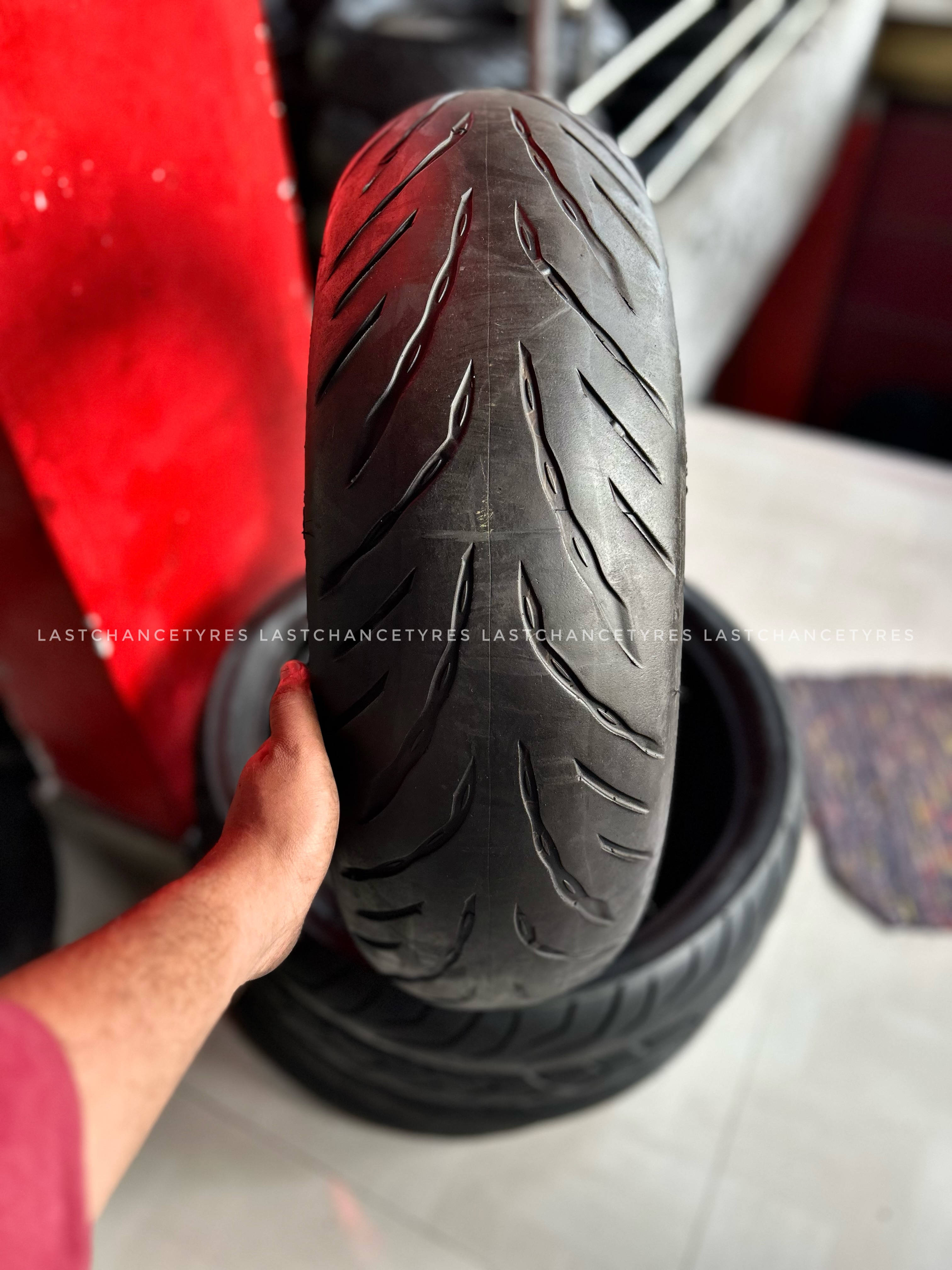 Tyre size 180 SIZE 