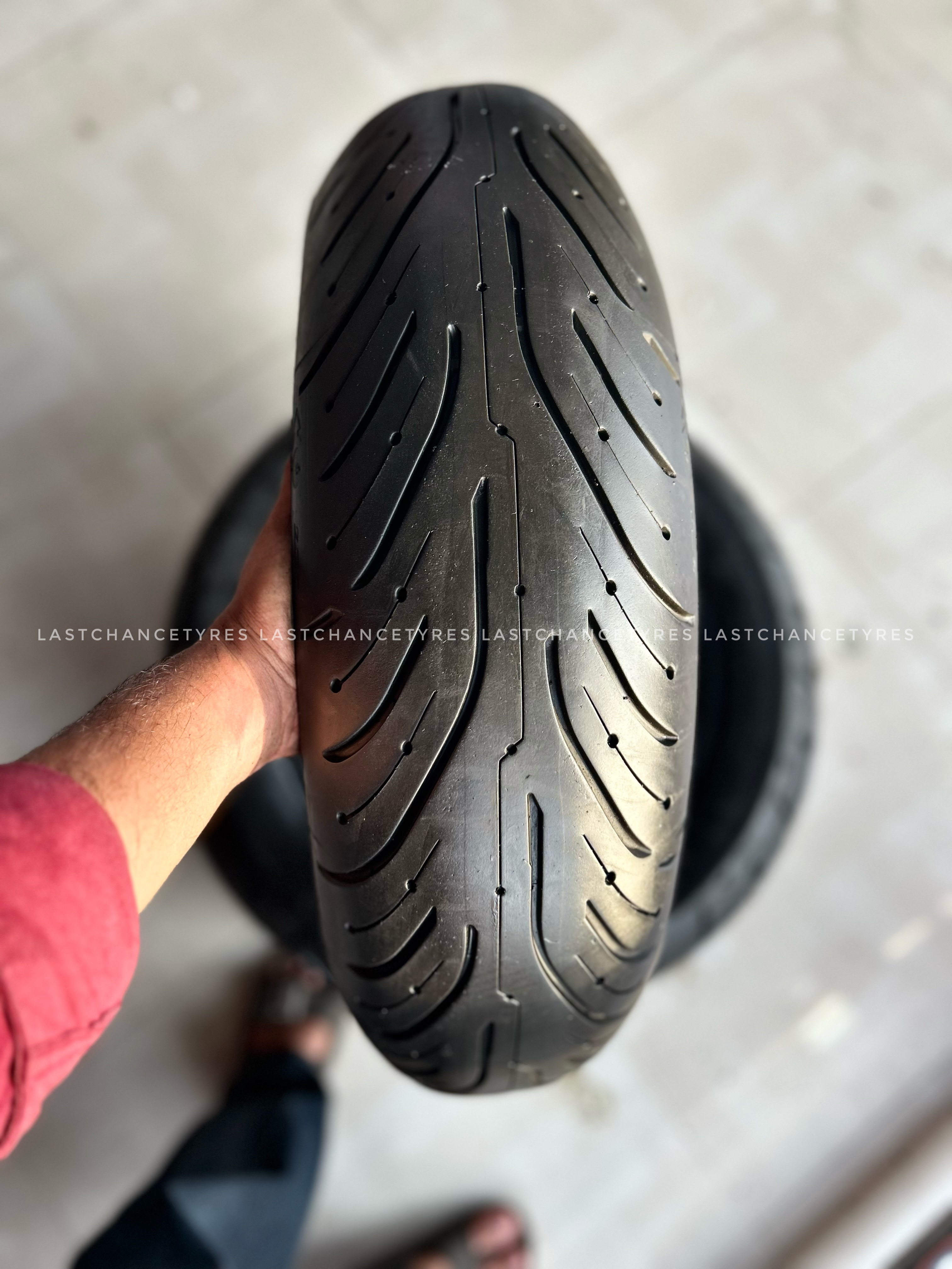 Tyre size 180 SIZE 